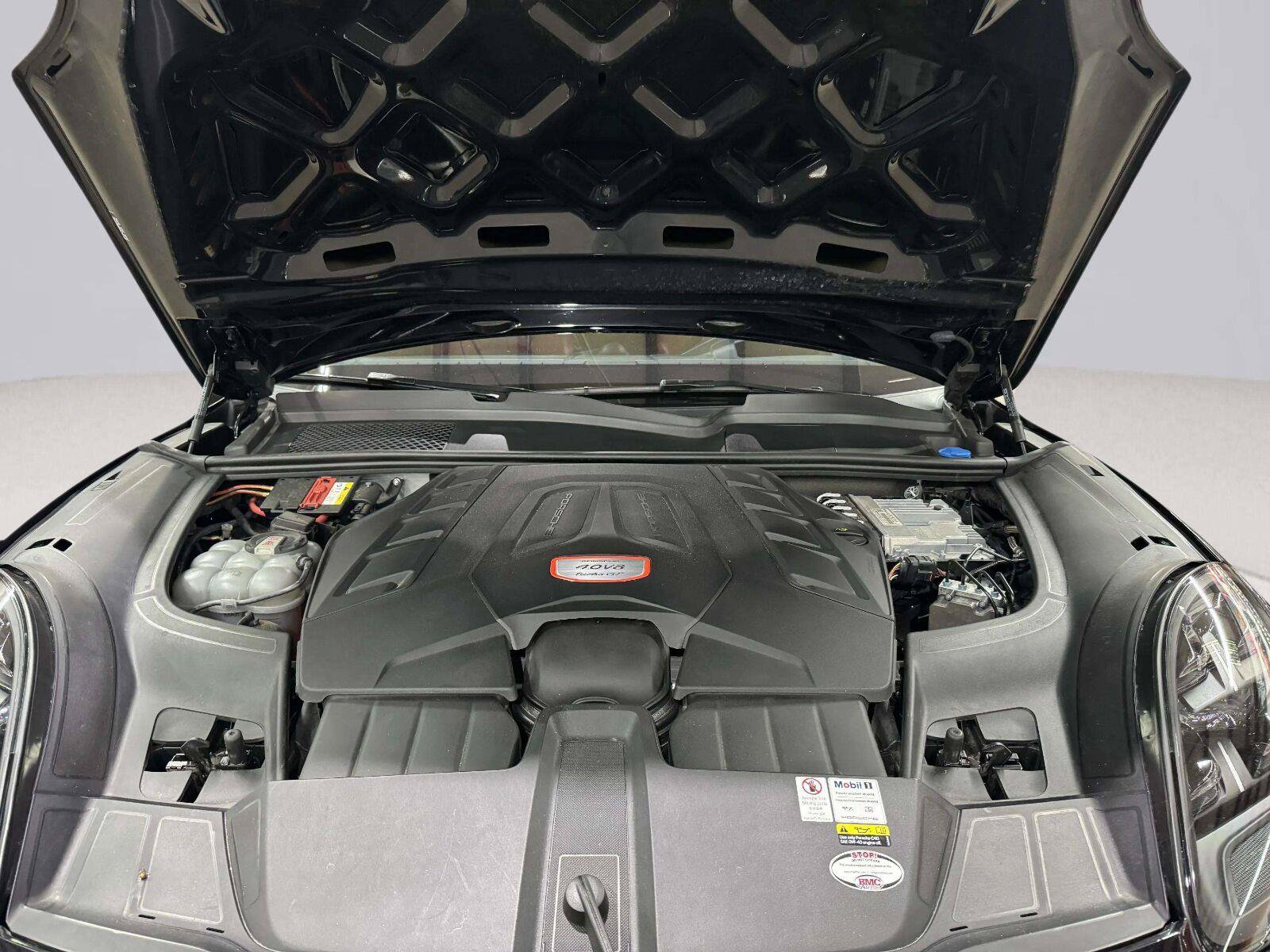Used 2022 Porsche Cayenne Turbo GT AWD/4WD image 66