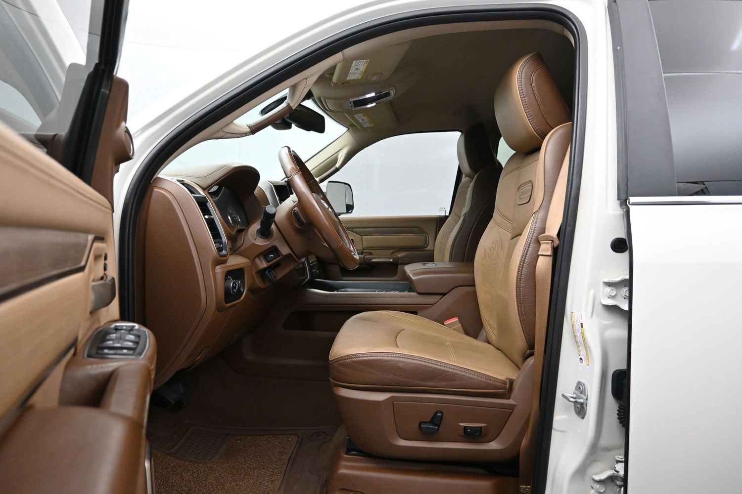 Used 2022 RAM 3500 Limited AWD/4WD image 9