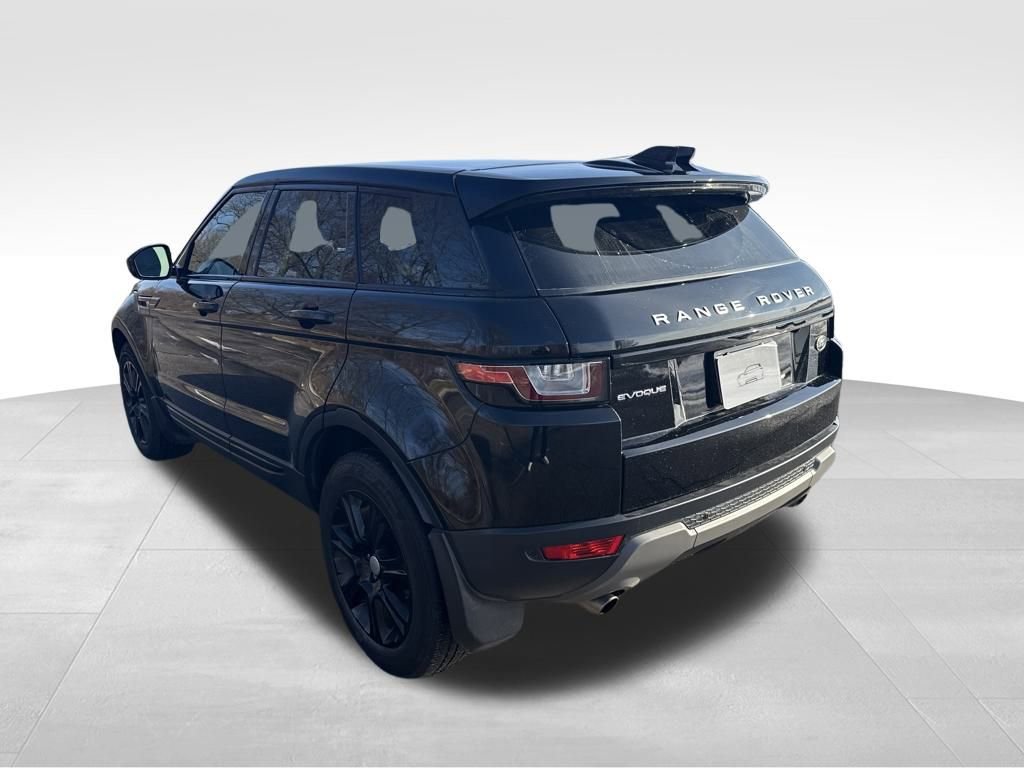 Used 2019 Land Rover Range Rover Evoque SE Premium image 3