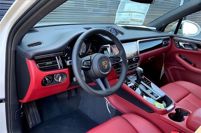 Certified 2026 Porsche Macan S image 4