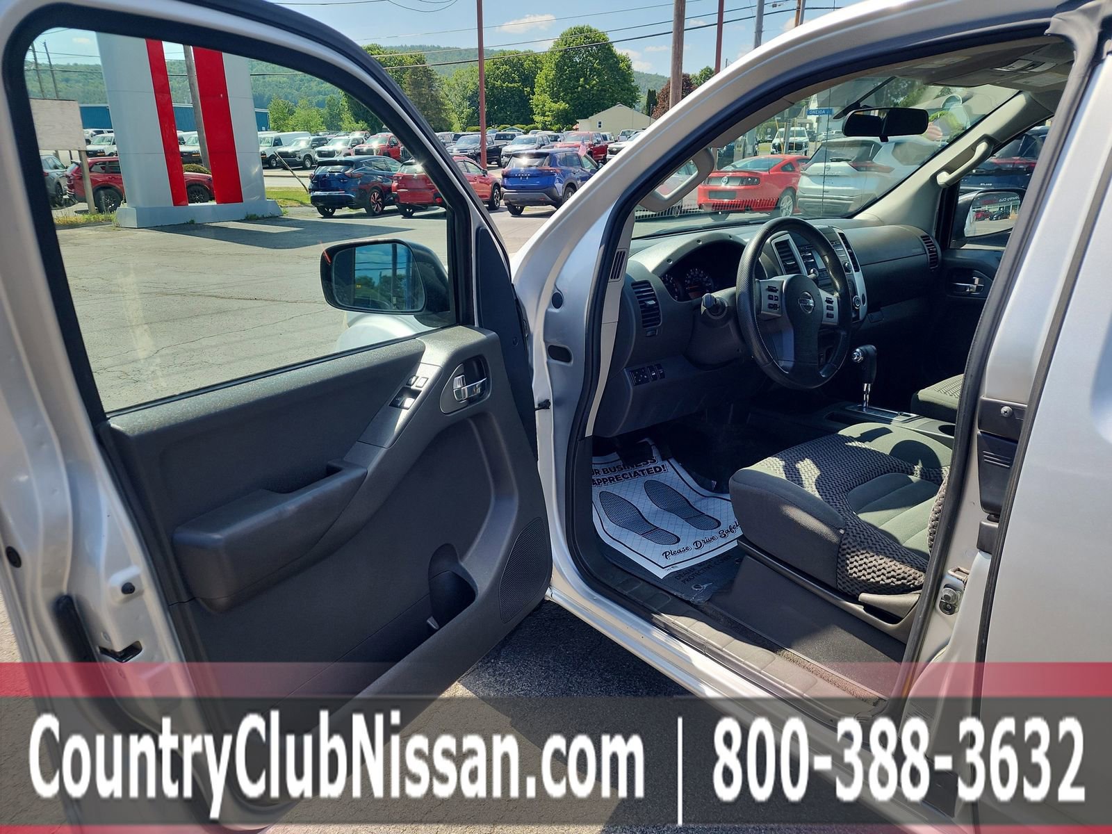 Used 2014 Nissan Frontier SV AWD/4WD image 10