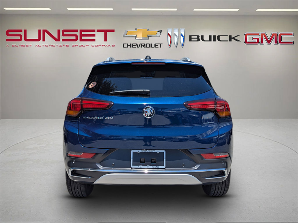 Used 2022 Buick Encore GX Essence w/ Advanced Technology Package FWD image 5