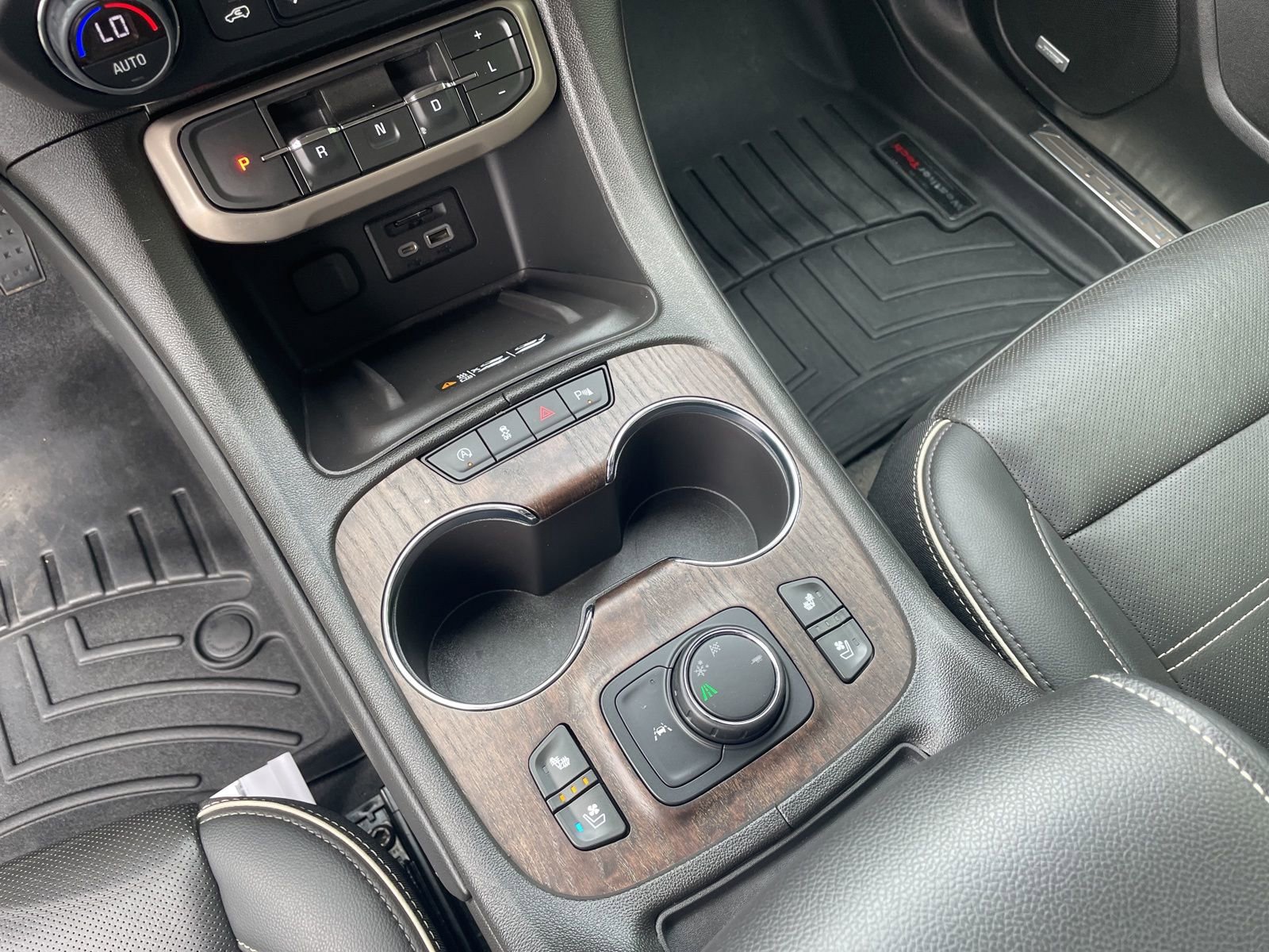 Used 2023 GMC Acadia Denali w/ Denali Ultimate Package image 17