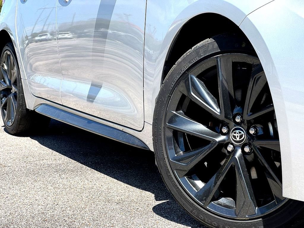 Used 2023 Toyota Corolla SE w/ SE Premium Package image 2