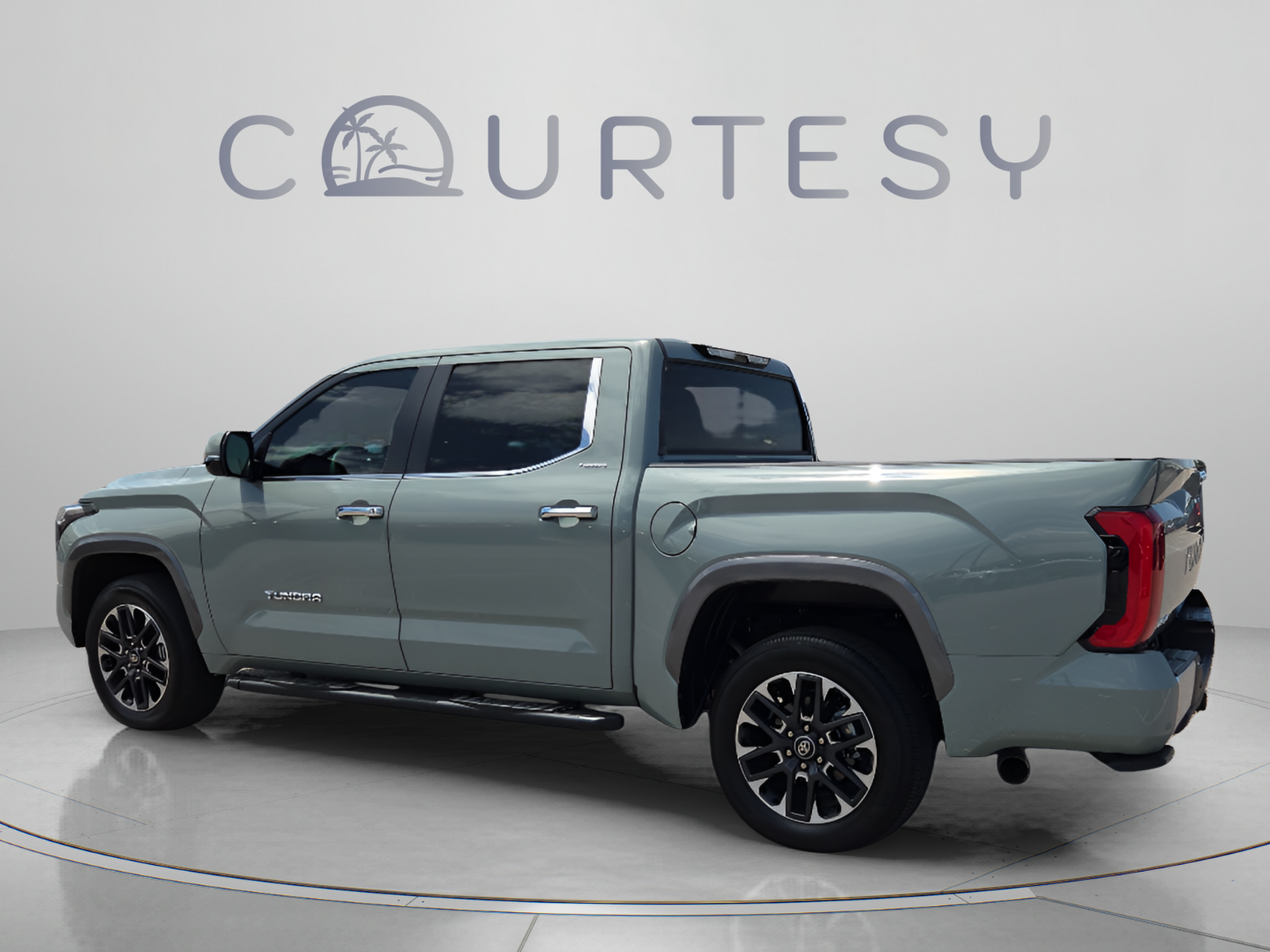 Certified 2025 Toyota Tundra Limited AWD/4WD image 3
