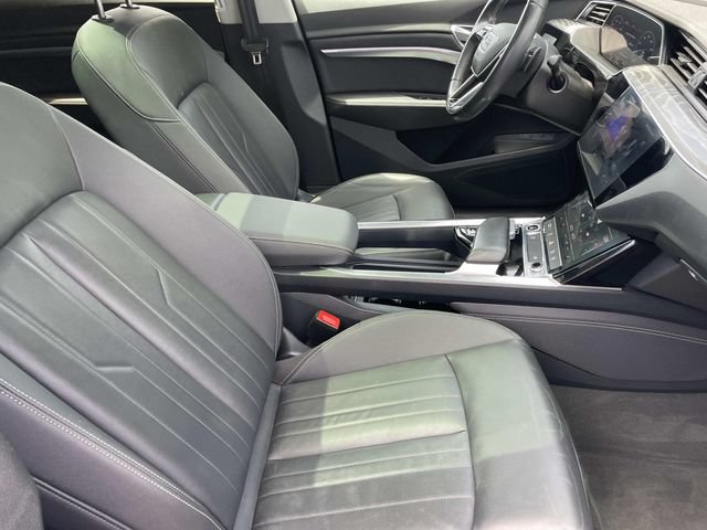 Used 2022 Audi e-tron Premium AWD/4WD image 34