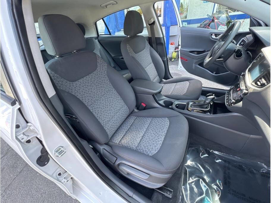 Used 2019 Hyundai Ioniq Blue FWD image 17