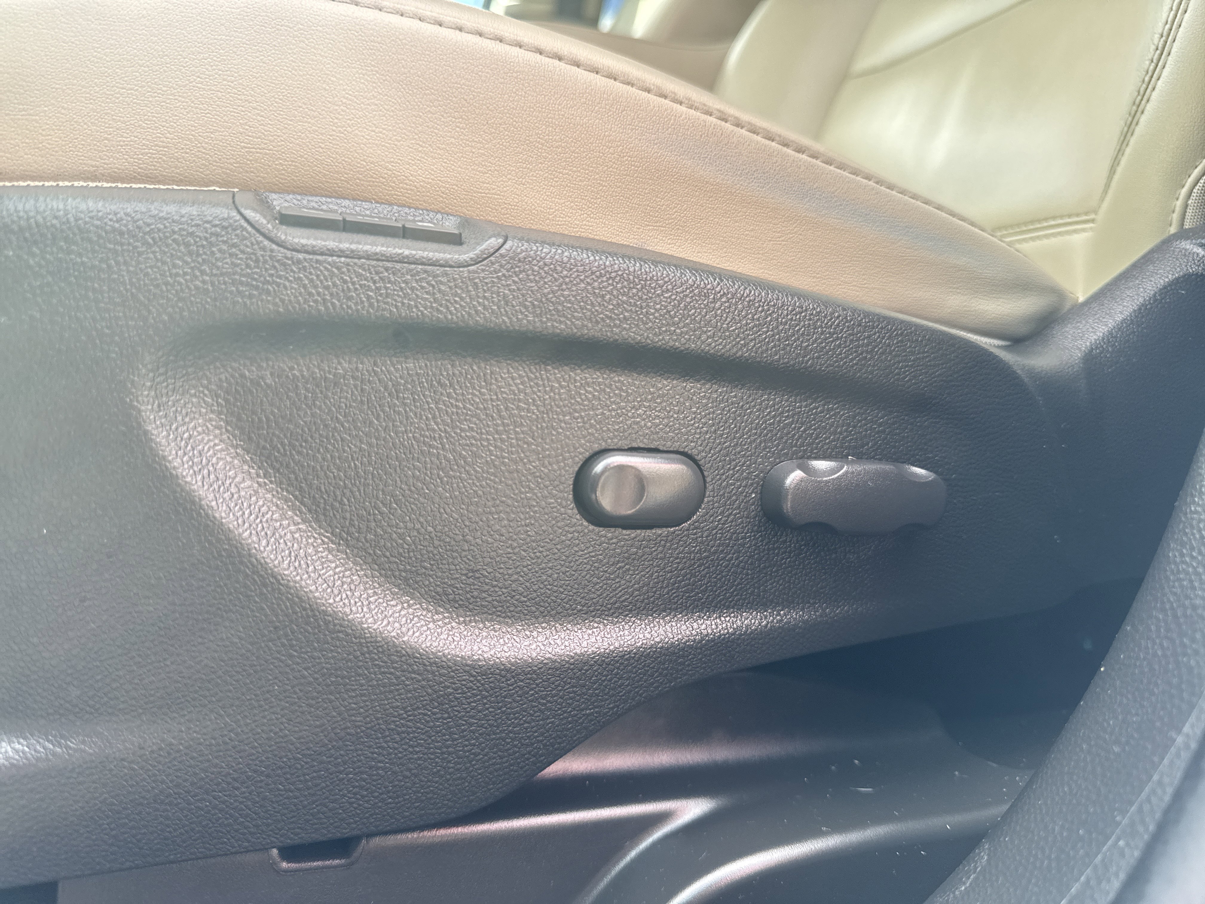 Used 2017 Buick Encore Essence AWD/4WD image 15