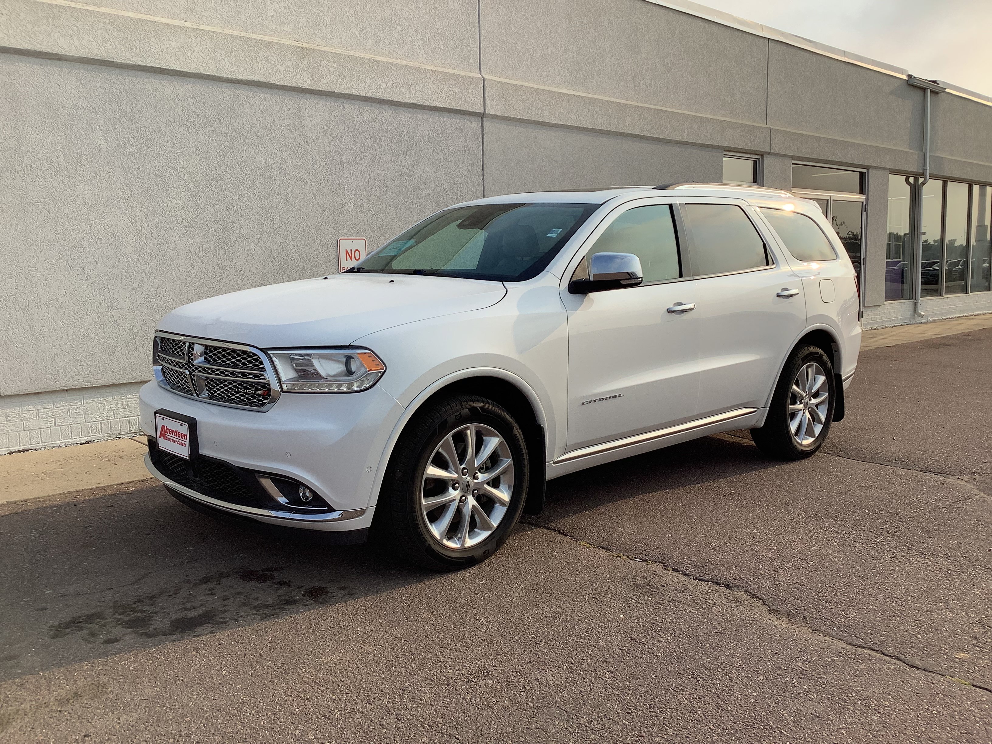 Used 2019 Dodge Durango Citadel w/ Technology Group AWD/4WD image 2