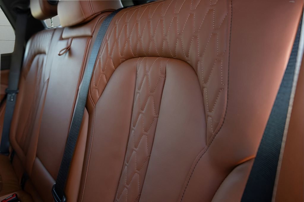 Used 2022 BMW X5 xDrive40i w/ M Sport Package AWD/4WD image 61