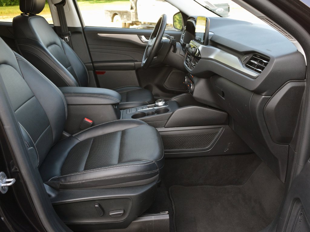 Used 2022 Ford Escape Titanium image 32