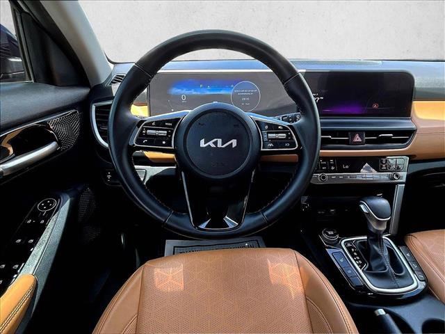 Used 2025 Kia Seltos EX w/ EX Sunroof Package FWD image 7