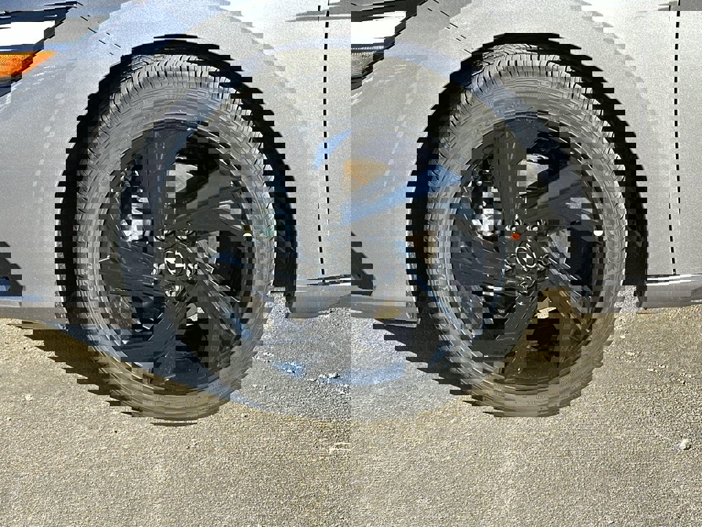 New 2026 Hyundai Elantra SEL Sport Premium image 3