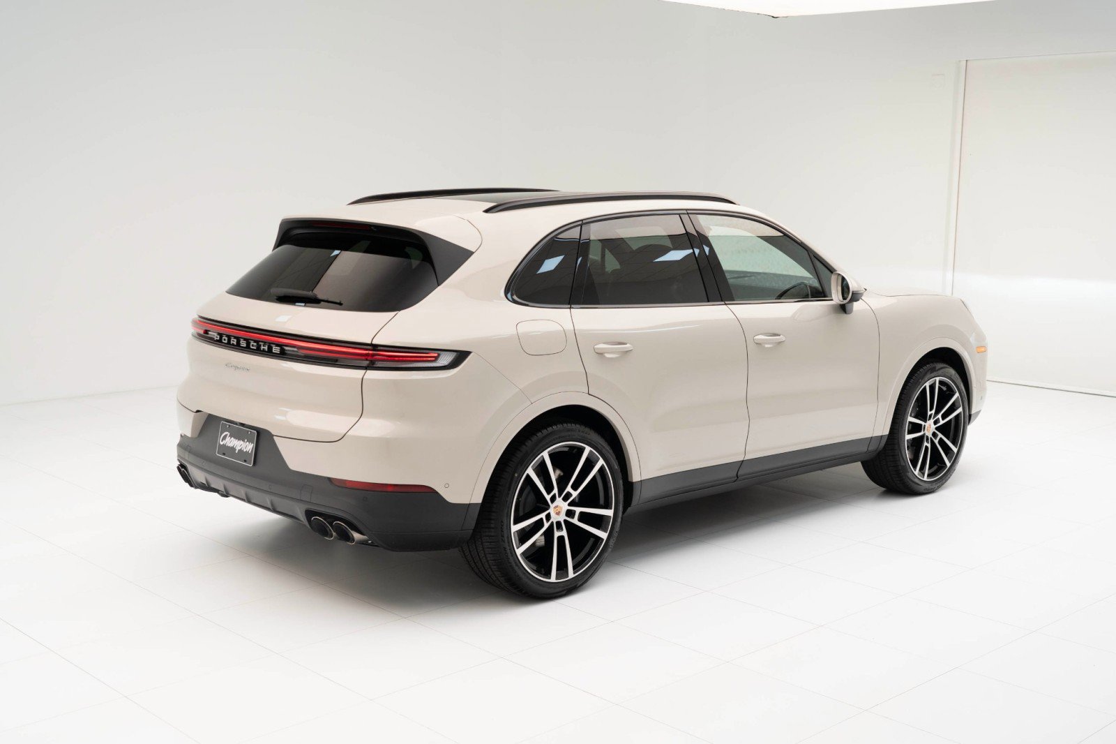 New 2025 Porsche Cayenne image 9
