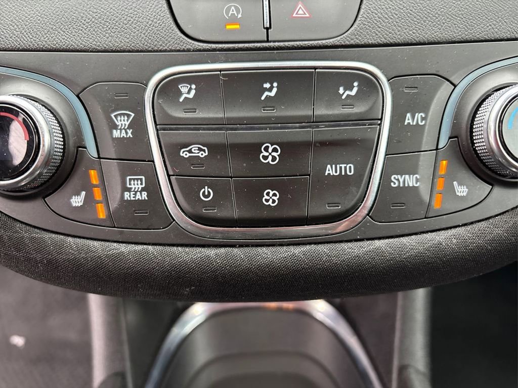 Used 2025 Chevrolet Malibu LT FWD image 32