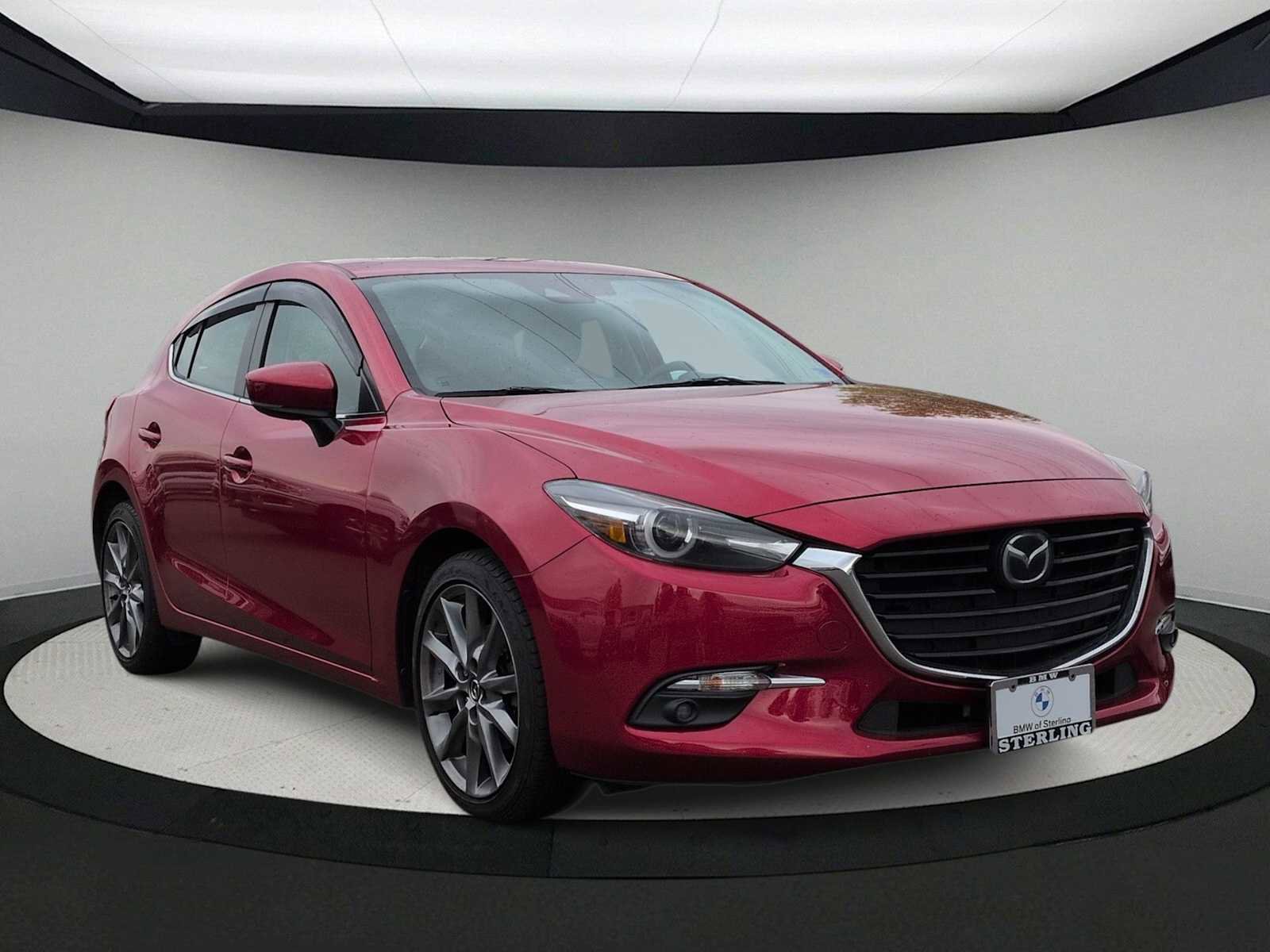 Used 2018 MAZDA MAZDA3 Grand Touring w/ Premium Equipment Package FWD image 2