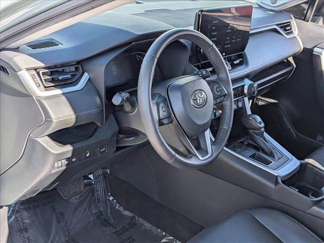 Used 2023 Toyota RAV4 XLE Premium image 10