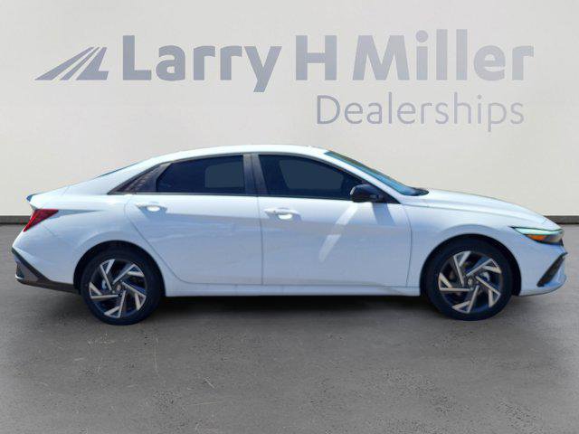 New 2025 Hyundai Elantra SEL FWD image 6
