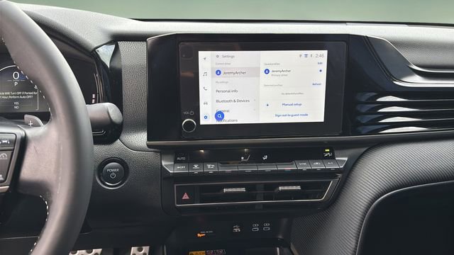 Used 2025 Toyota Camry SE image 10