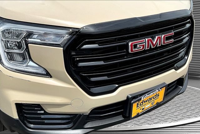 Used 2023 GMC Terrain SLE w/ Driver Convenience Package FWD image 32