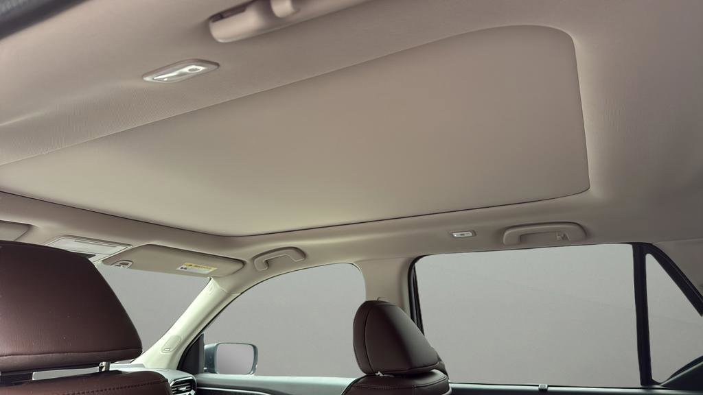 Used 2025 Honda Pilot Elite image 17