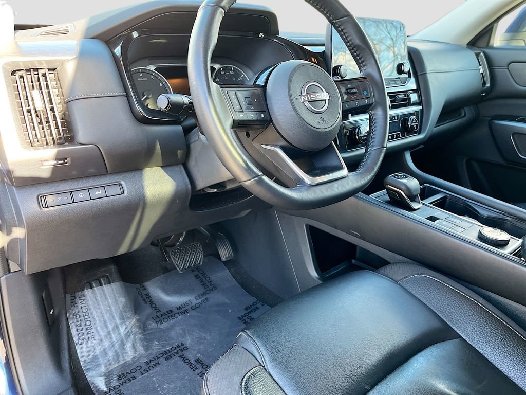 Used 2022 Nissan Pathfinder SL w/ SL Black Package image 9