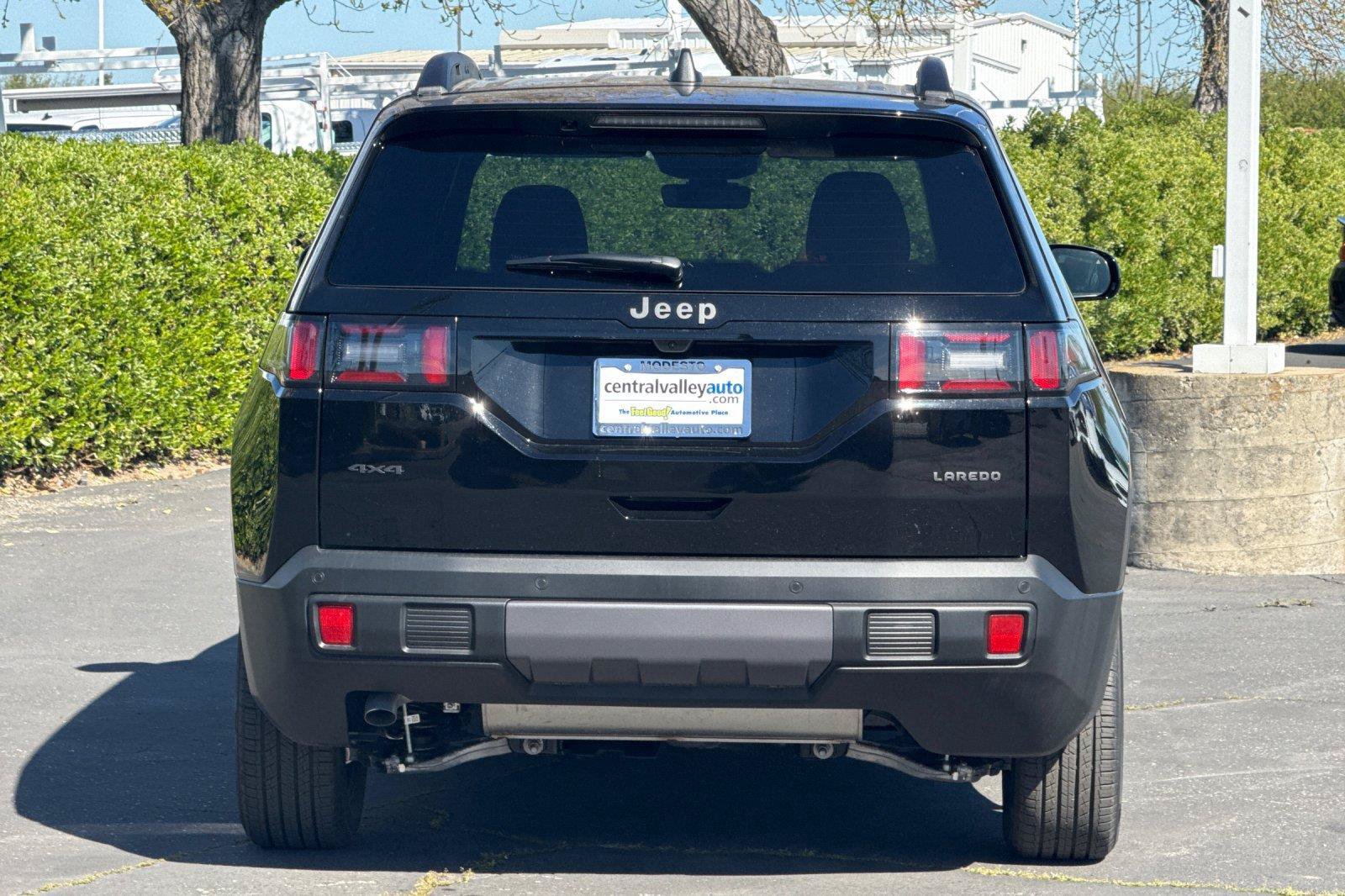 New 2026 Jeep Cherokee Laredo AWD/4WD image 4
