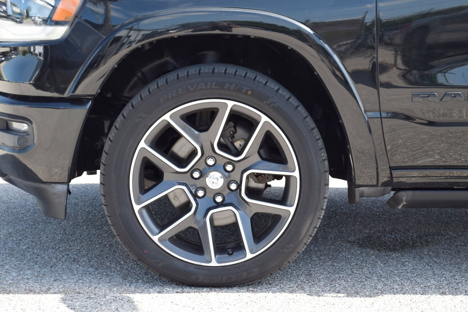 Used 2019 RAM 1500 Laramie AWD/4WD image 27