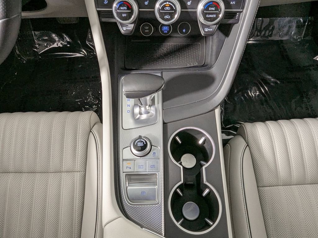 Used 2022 Genesis G70 2.0T w/ Prestige Package RWD image 36