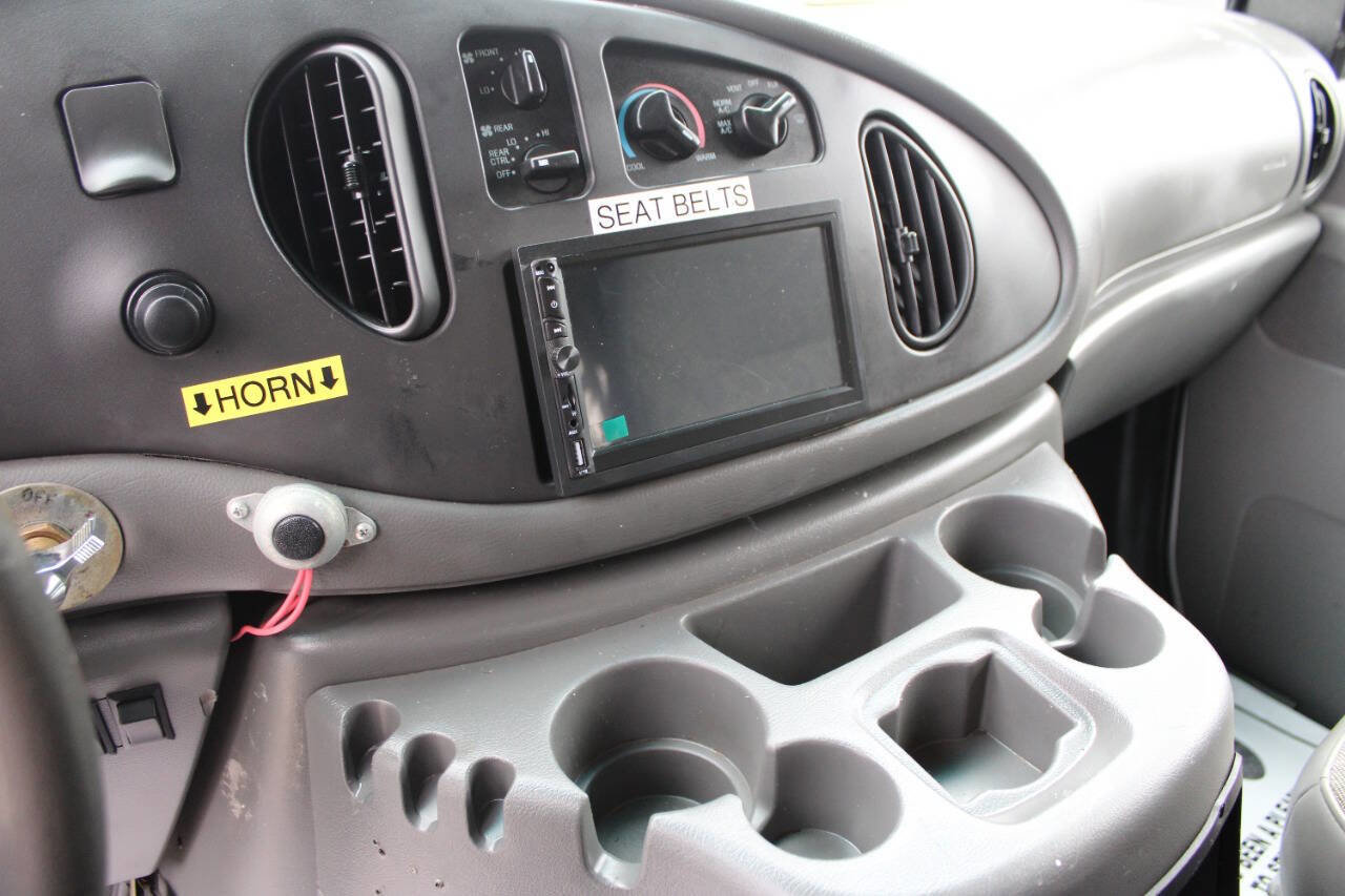 Used 2003 Ford E-350 and Econoline 350 XL image 17