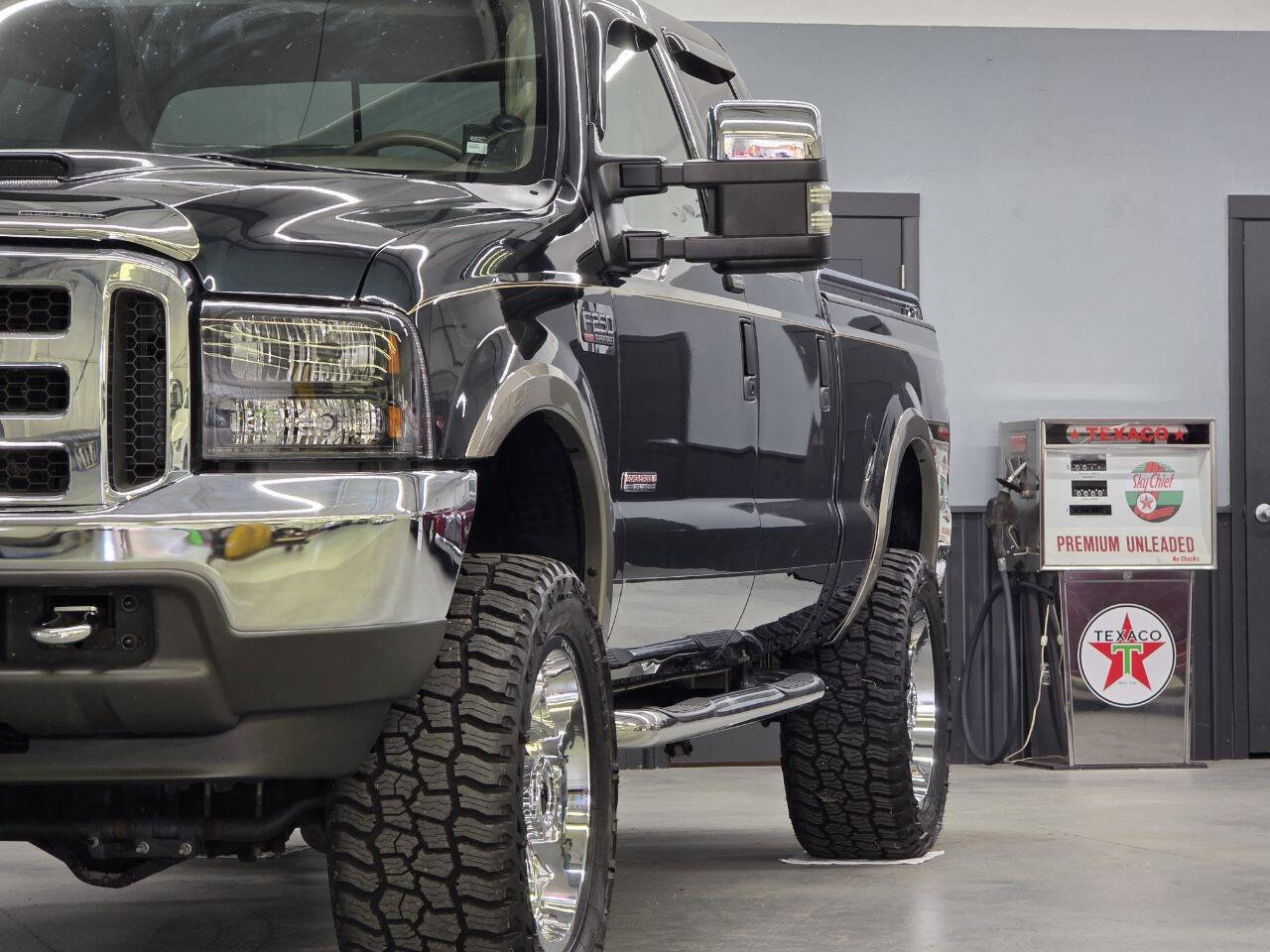 Used 2004 Ford F250 Lariat image 18