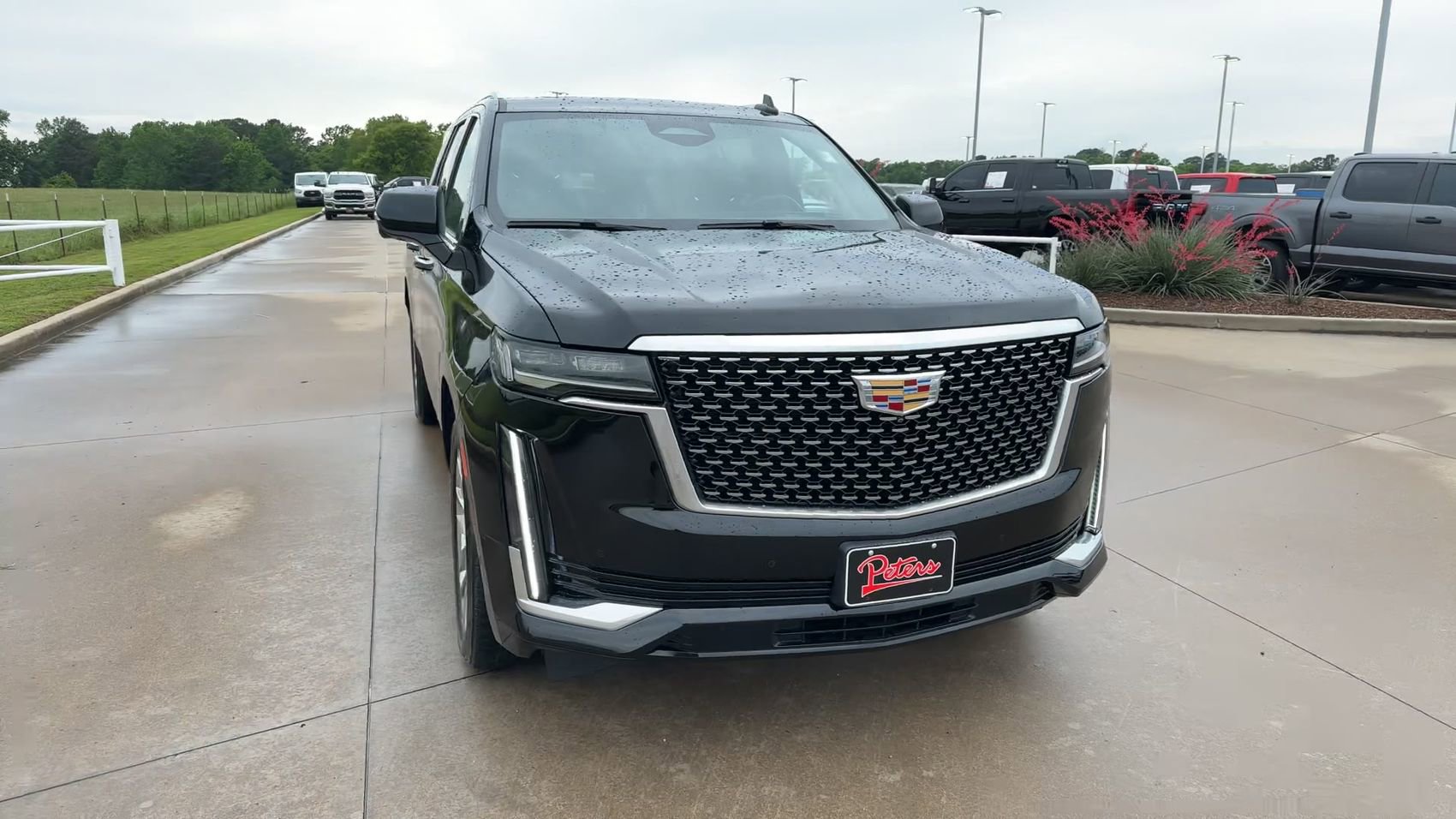 Used 2021 Cadillac Escalade ESV Premium Luxury w/ Driver Assist Tech Package AWD/4WD image 2