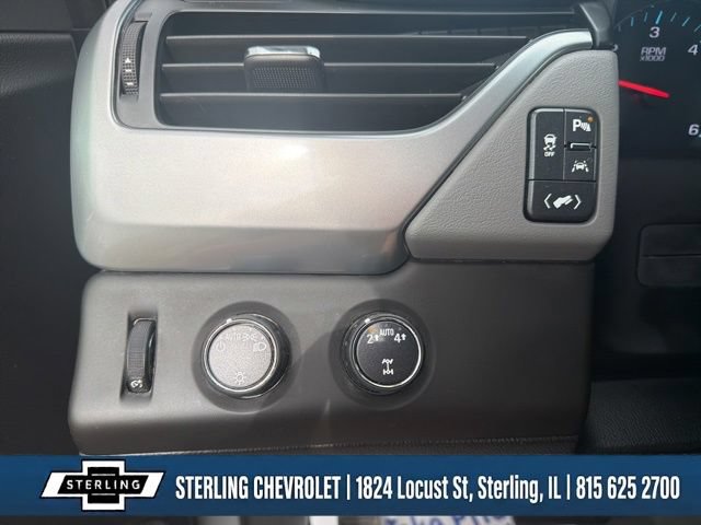 Used 2019 Chevrolet Suburban LT AWD/4WD image 19