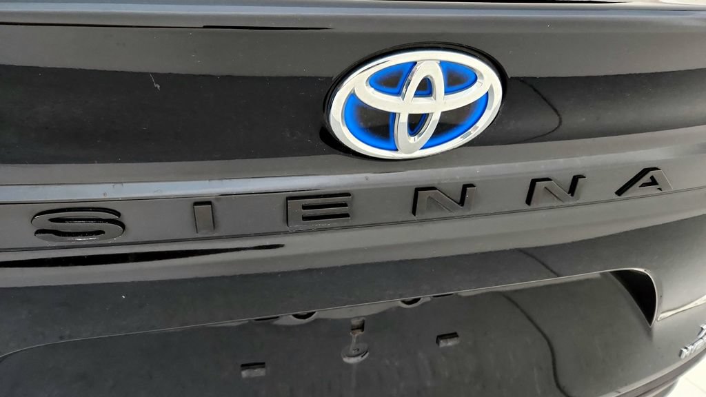 Certified 2023 Toyota Sienna XLE AWD/4WD image 13