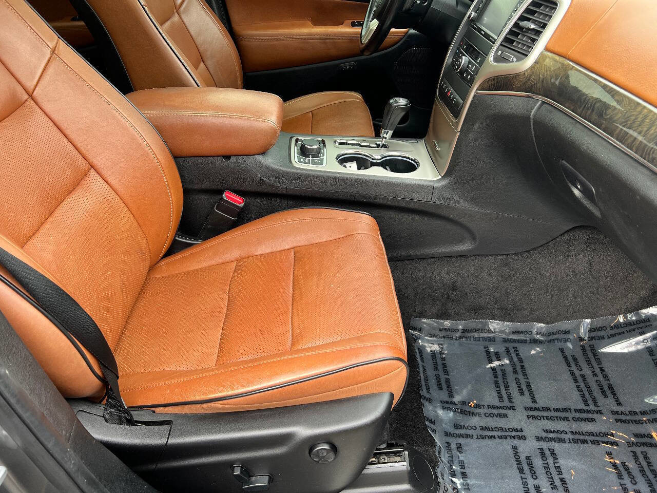 Used 2011 Jeep Grand Cherokee Overland Summit AWD/4WD image 26