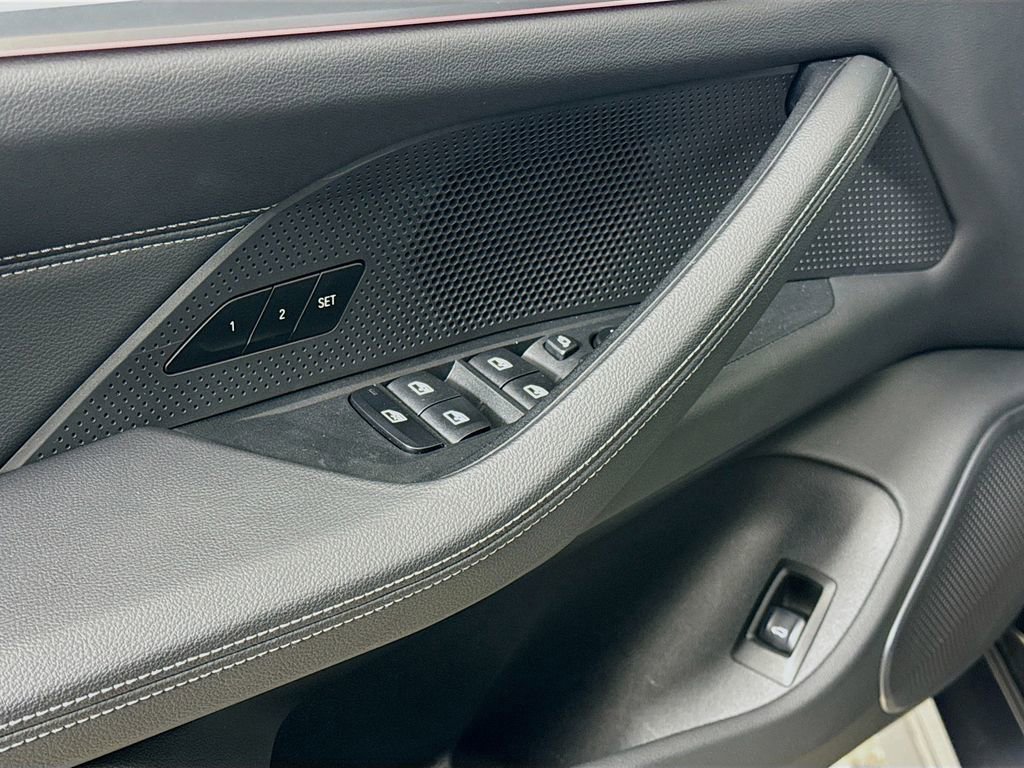 Used 2025 BMW i4 xDrive40i image 21