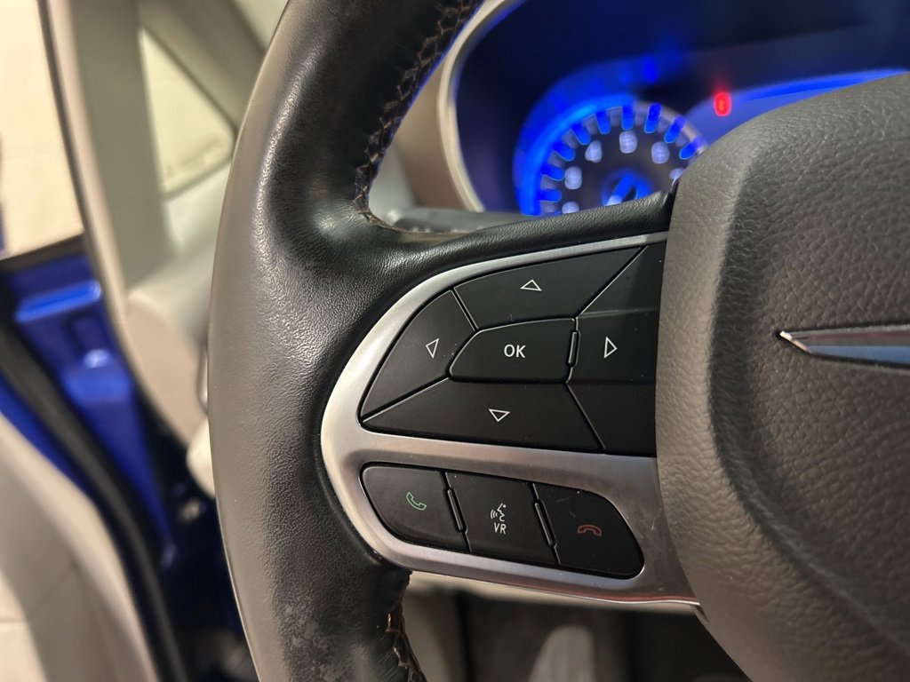 Used 2019 Chrysler Pacifica Touring-L Plus w/ Advanced Safetytec Group image 21