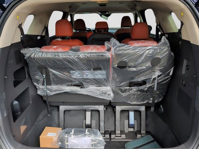 New 2026 Kia Carnival EX image 13