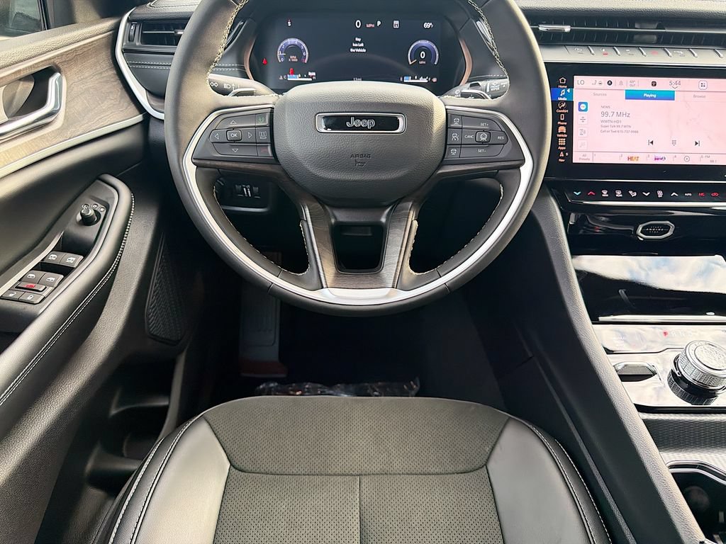New 2026 Jeep Grand Cherokee L 4WD image 17