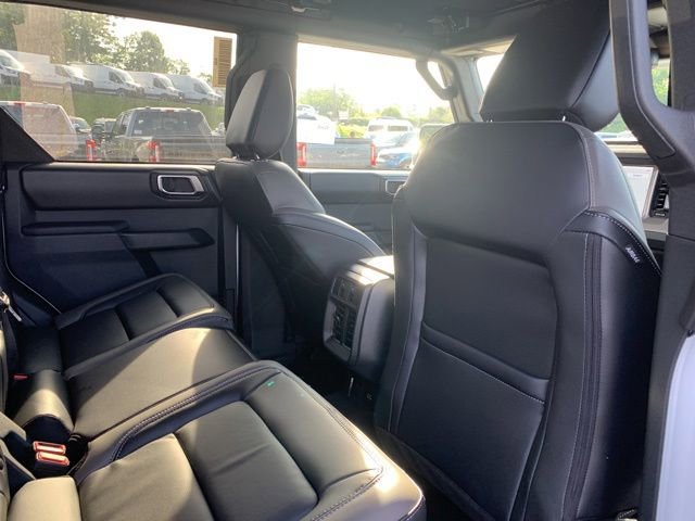 New 2026 Ford Bronco Outer Banks w/ Sasquatch Package AWD/4WD image 14