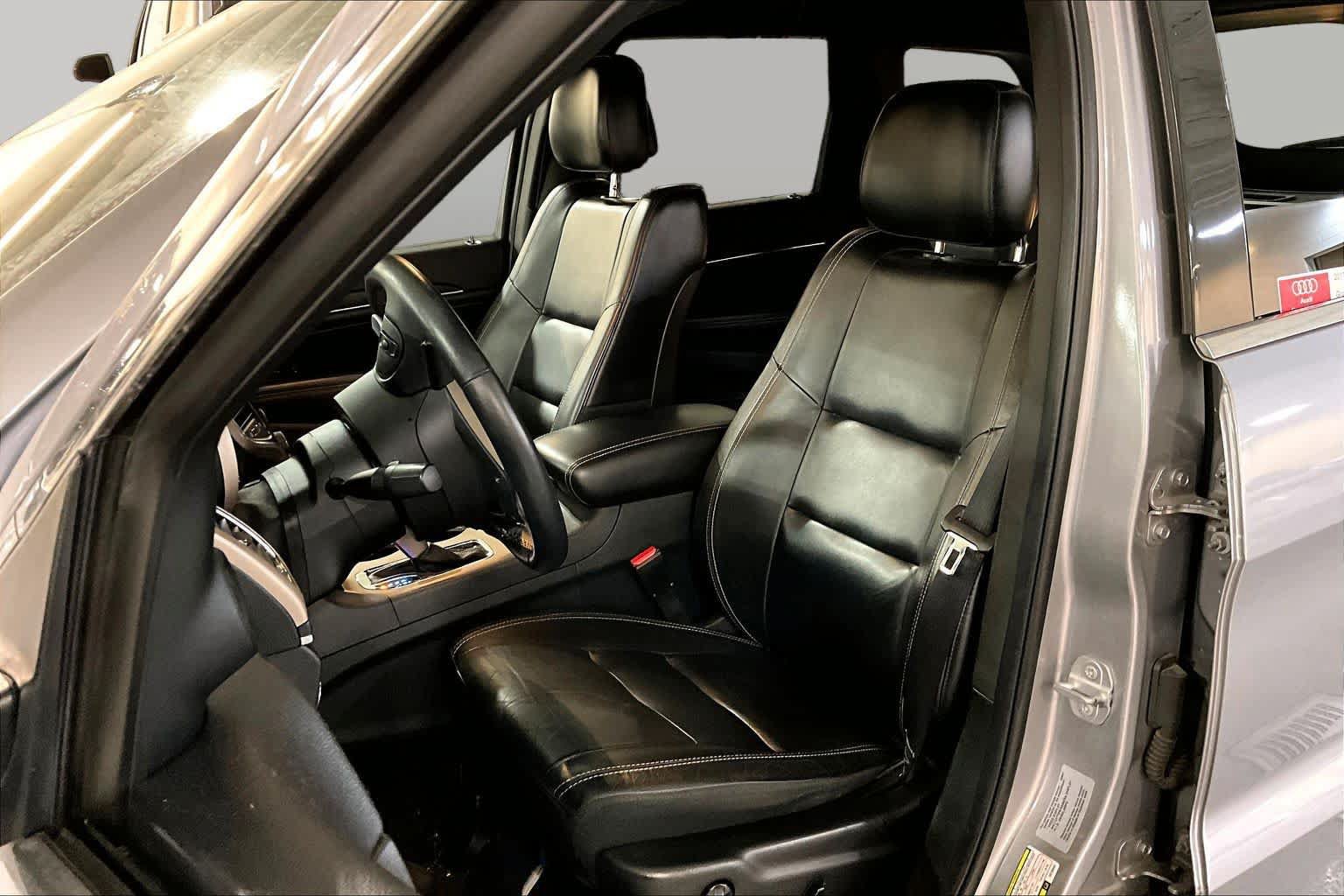 Used 2017 Jeep Grand Cherokee Limited RWD image 8