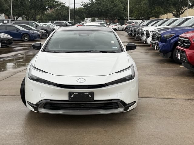 Used 2023 Toyota Prius XLE AWD/4WD image 2