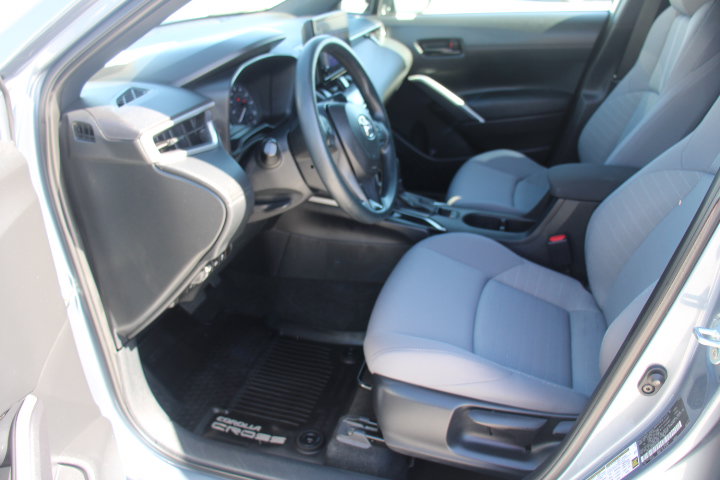 Used 2024 Toyota Corolla Cross AWD Hybrid image 11