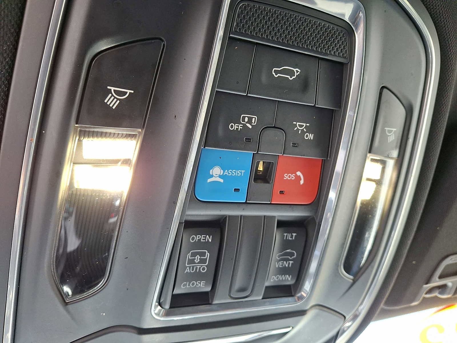 Used 2023 Jeep Grand Cherokee L Laredo AWD/4WD image 30