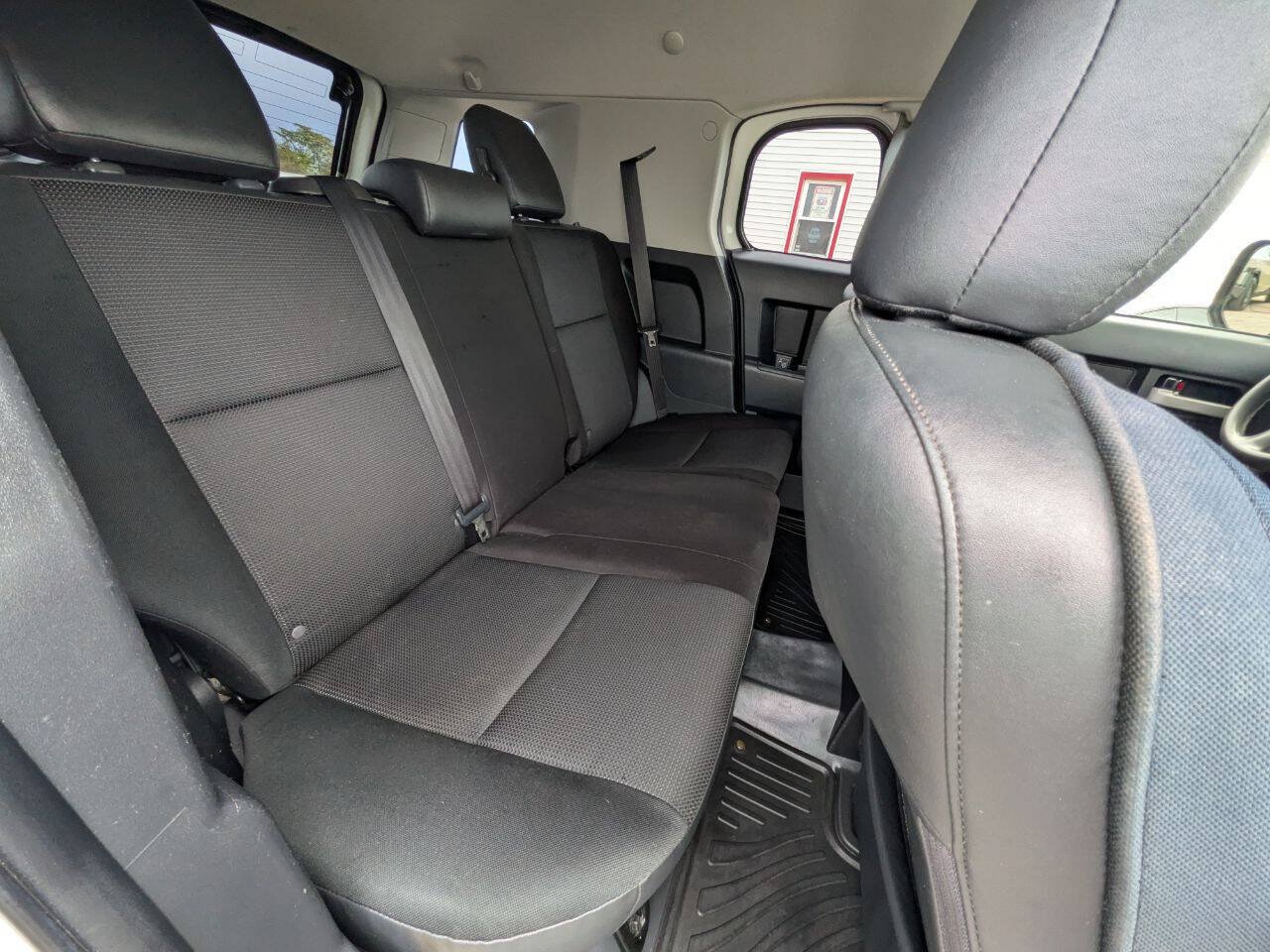 Used 2014 Toyota FJ Cruiser 2WD w/ Convenience Package image 24