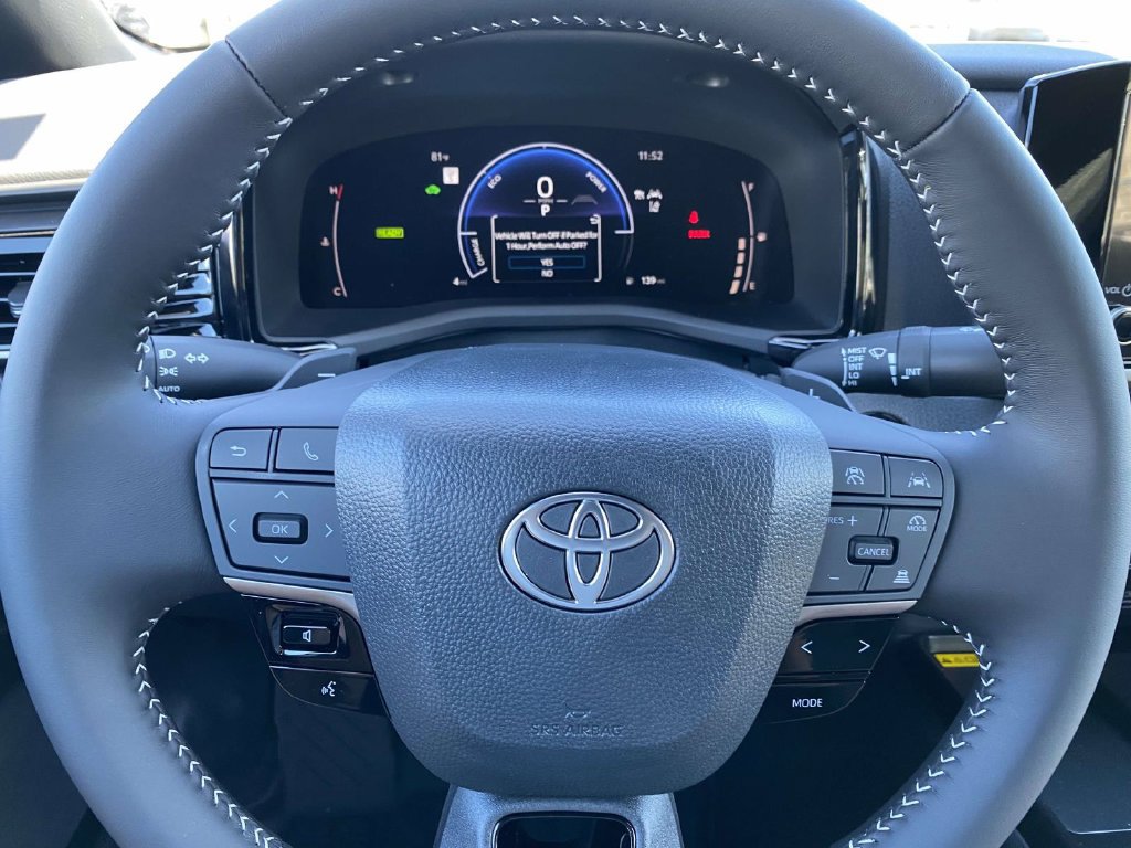 New 2026 Toyota Camry Hybrid FWD image 24