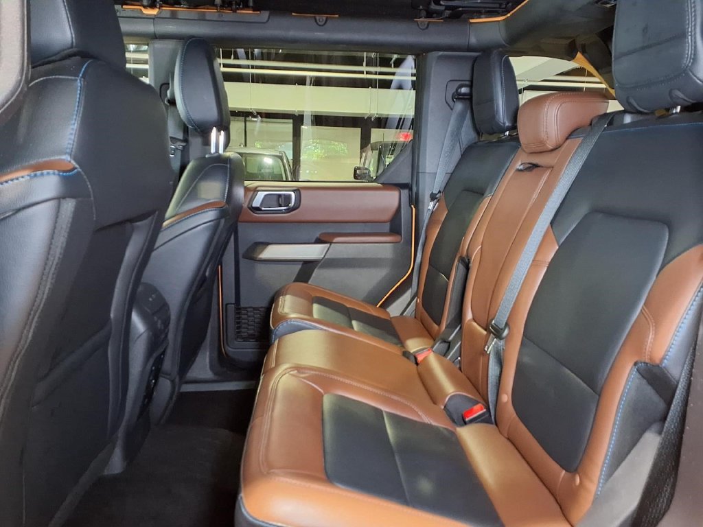Certified 2022 Ford Bronco Outer Banks w/ Sasquatch Package AWD/4WD image 19