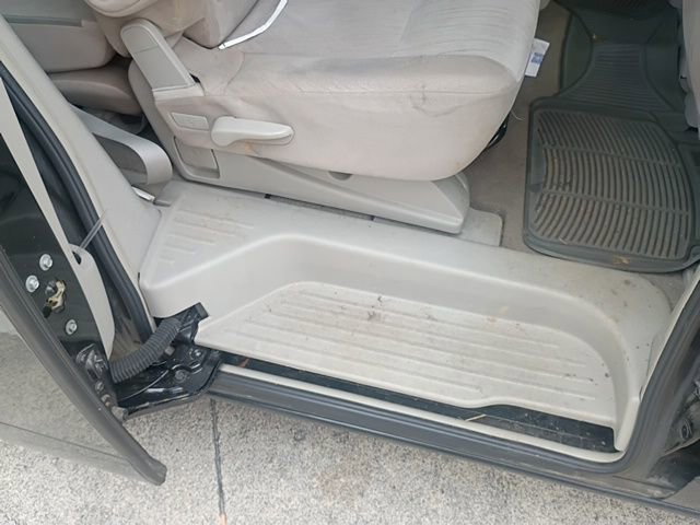 Used 2017 Nissan Quest SV FWD image 28