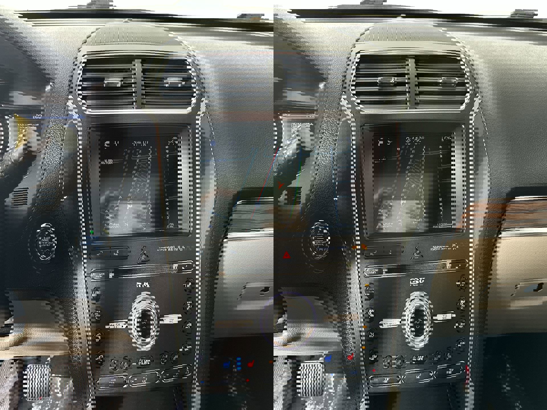 Used 2018 Ford Explorer Limited image 25