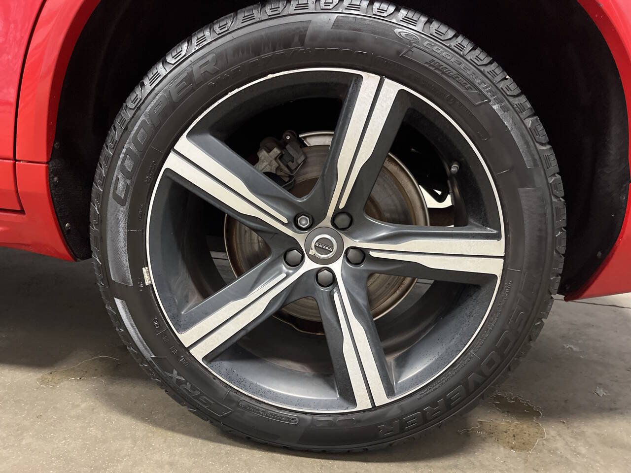 Used 2016 Volvo XC90 T6 R-Design w/ Protection Package Plus AWD/4WD image 10